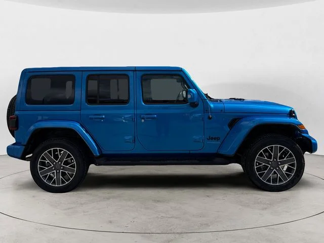 Used 2022 Blue Pearl Jeep Unlimited Sahara 4xe image 6