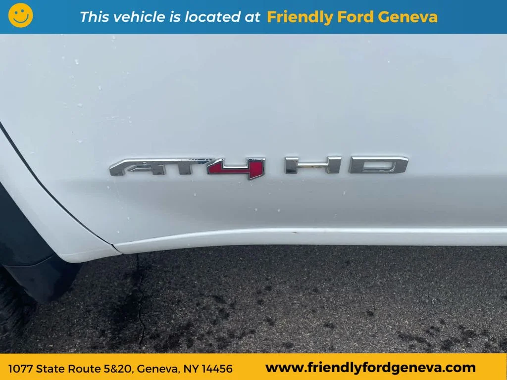 Used 2025 White GMC AT4 image 11
