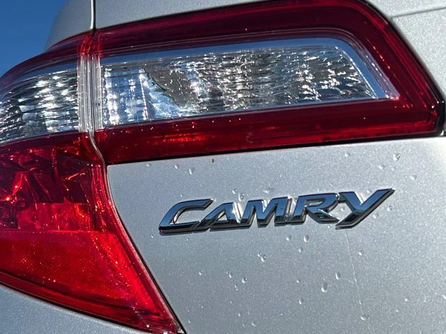 Used 2012 Silver Toyota LE image 9