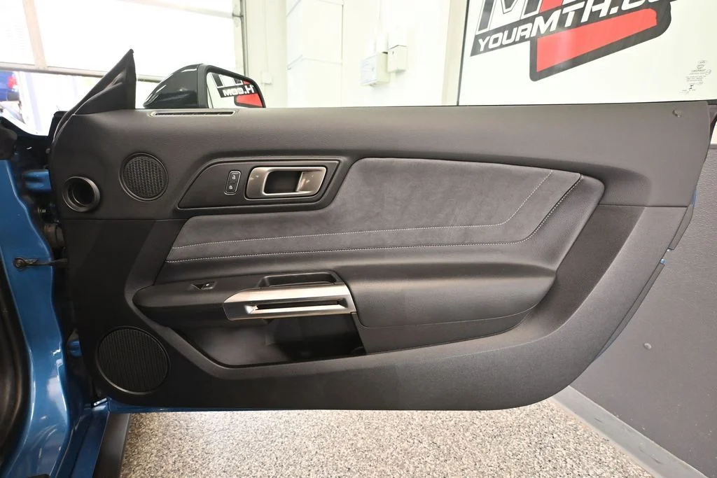 Used 2020 Blue Ford Shelby GT350 image 37