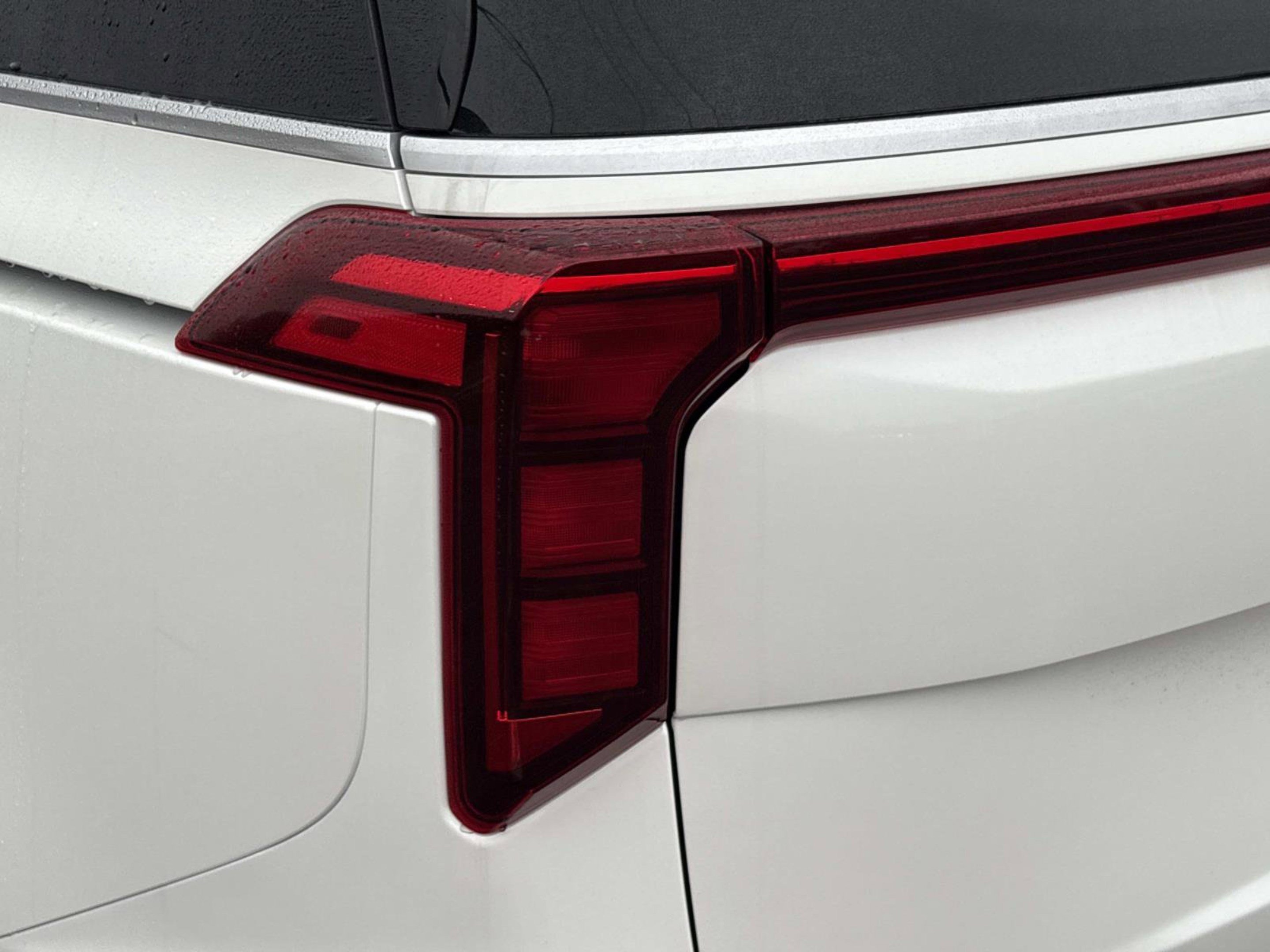 New 2026 Snow White Pearl Kia LXS image 29