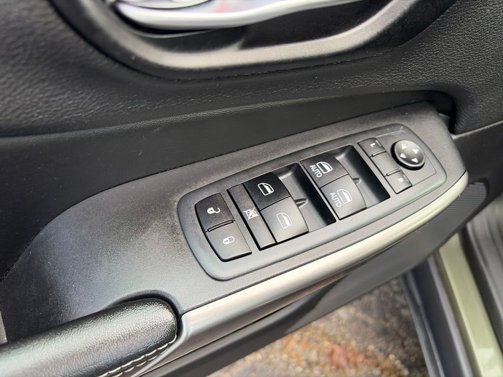 Used 2021 Green Jeep Latitude Lux image 19