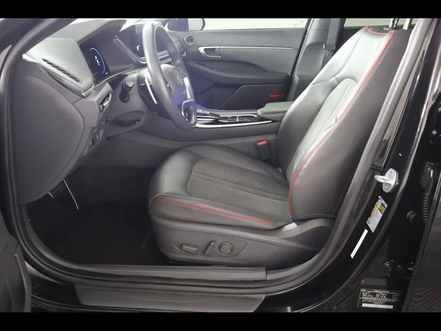 Used 2021 Black Hyundai SEL Plus image 14