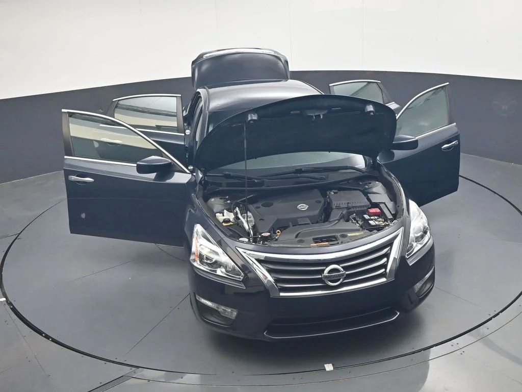 Used 2015 Storm Nissan 2.5 S image 38
