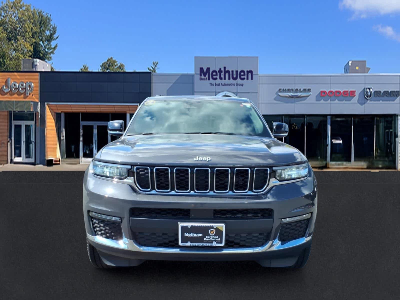 Used 2024 Baltic Gray Metallic Clearcoat Jeep Limited image 10