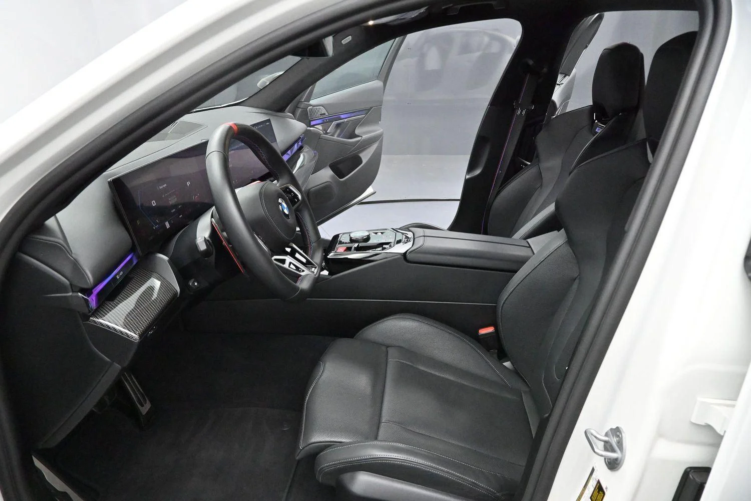 Used 2025 Alpine White BMW Sedan image 13