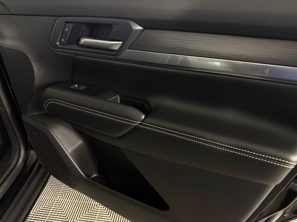 Used 2026 Ebony Twilight Metallic GMC Elevation image 32