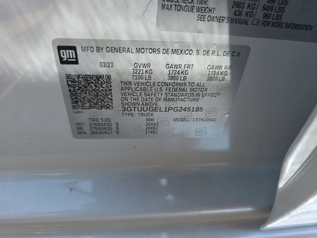 Used 2023 White GMC Denali image 39