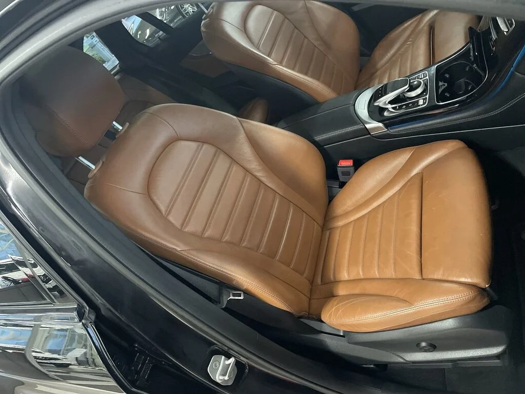 Used 2019  Mercedes-Benz 4MATIC SUV   No Accident History   Local BC   Low image 33