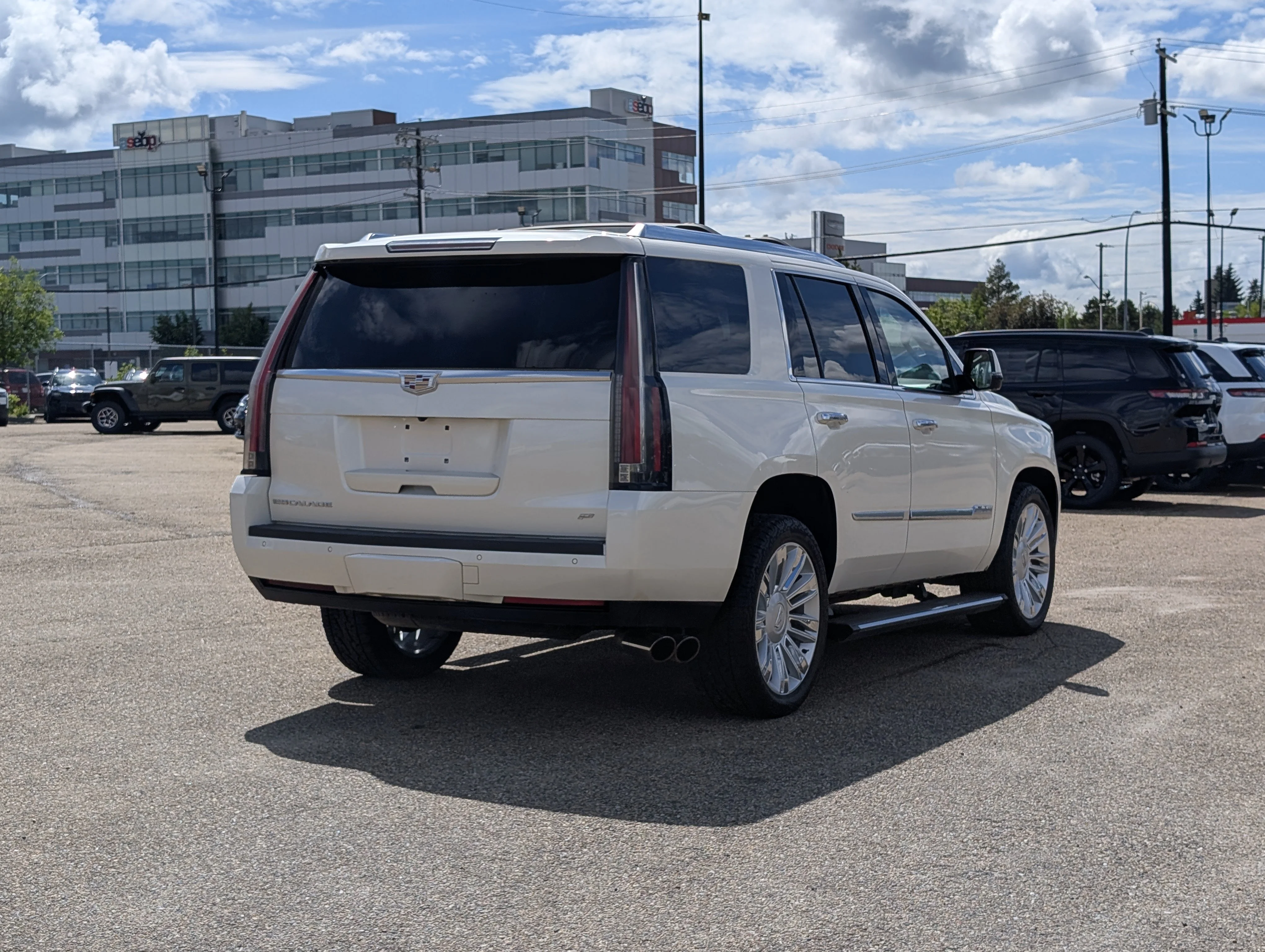 Used 2015 White Cadillac Platinum image 7