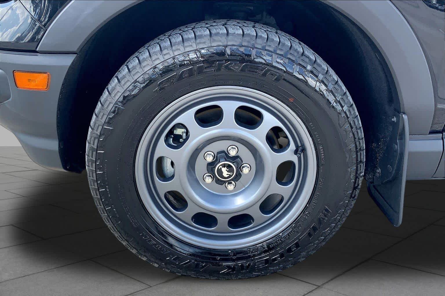 Used 2021 Shadow Black Ford Badlands image 11