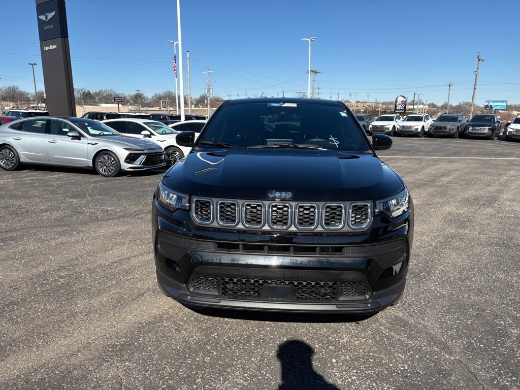 Used 2025 Jeep Compass Sport with VIN 3C4NJDAN5ST526392 for sale in Kansas City