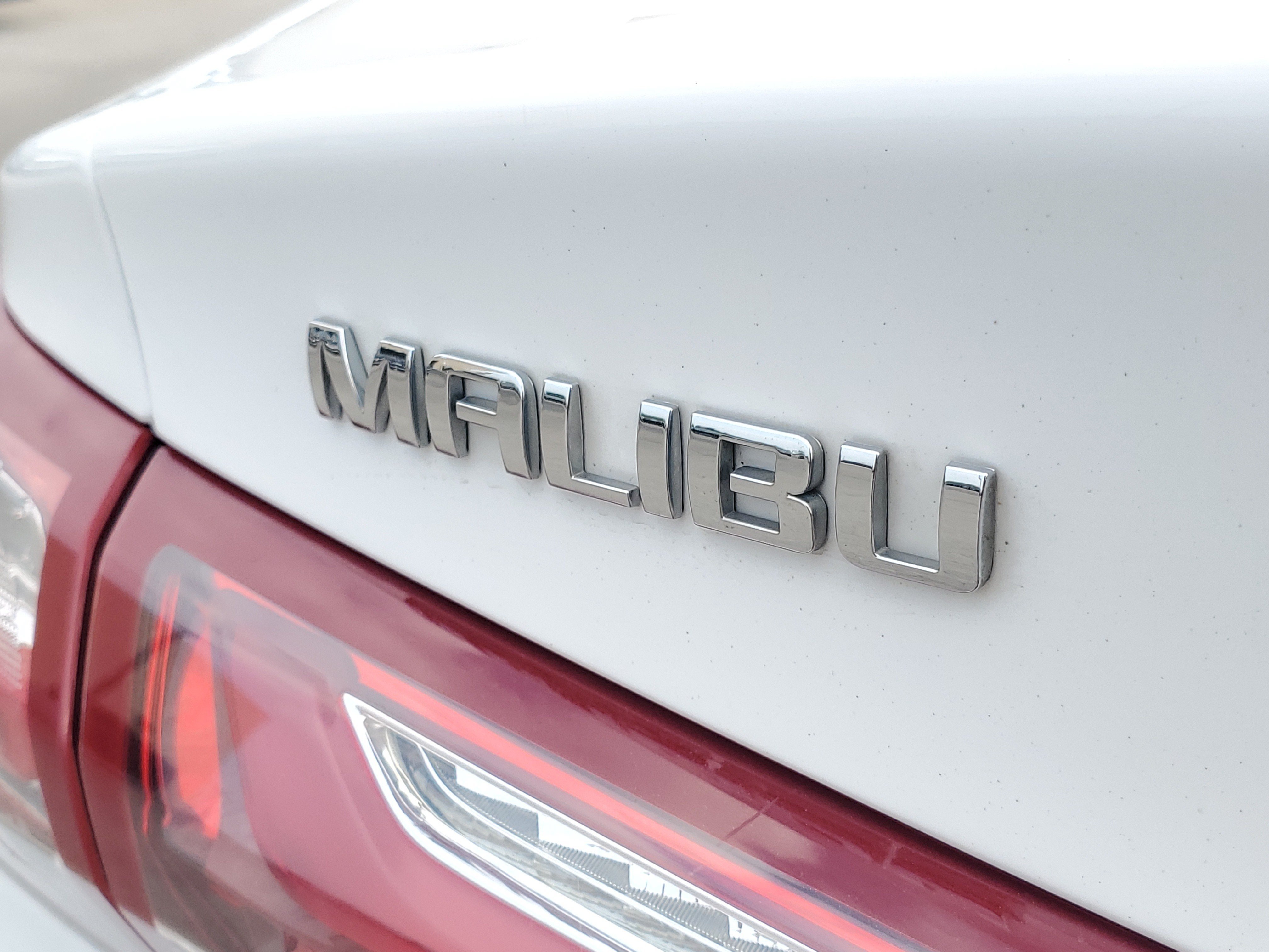 Used 2020 Summit White Chevrolet LT image 7