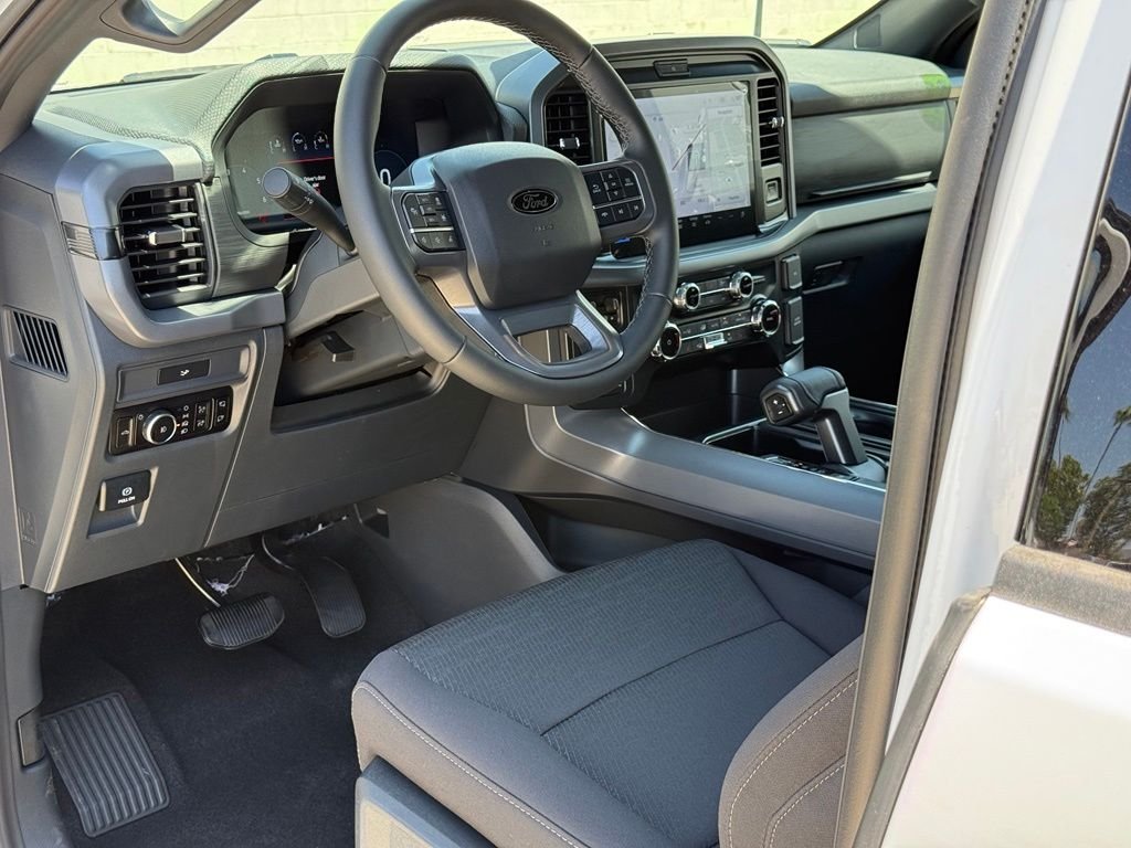 New 2026 Oxford White Ford XLT image 6