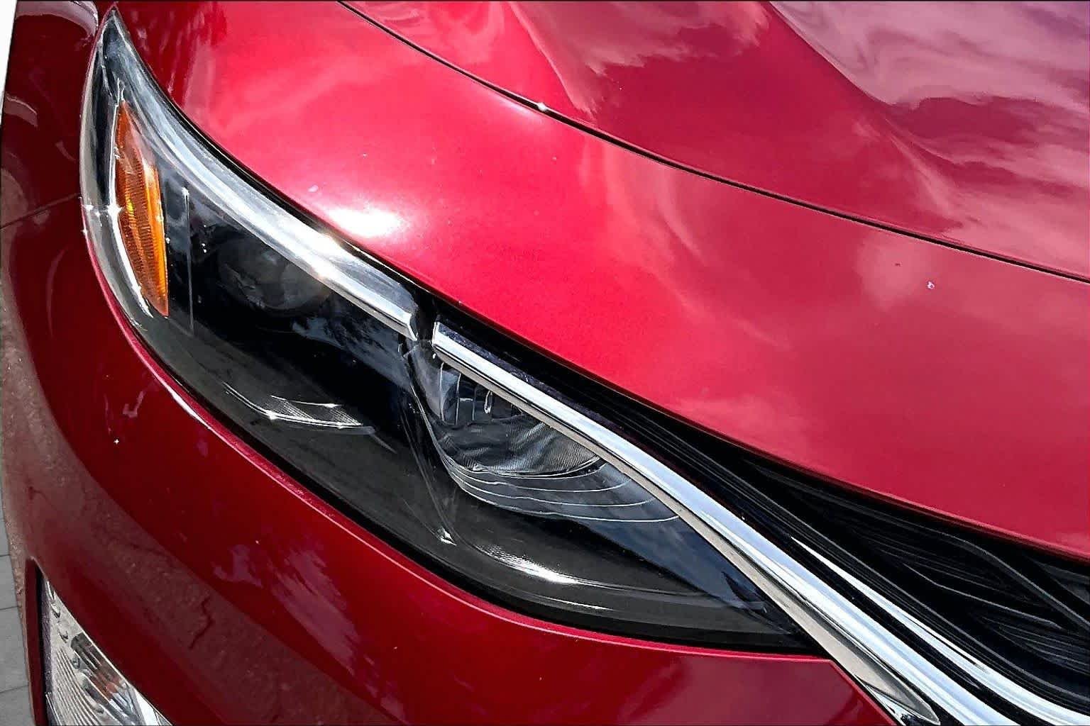 Used 2020 Cajun Red Tintcoat Chevrolet RS image 28
