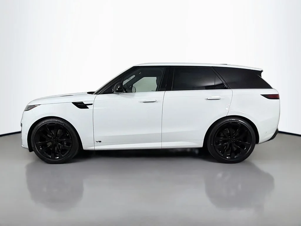 New 2026 Fuji White Land Rover Dynamic SE image 8