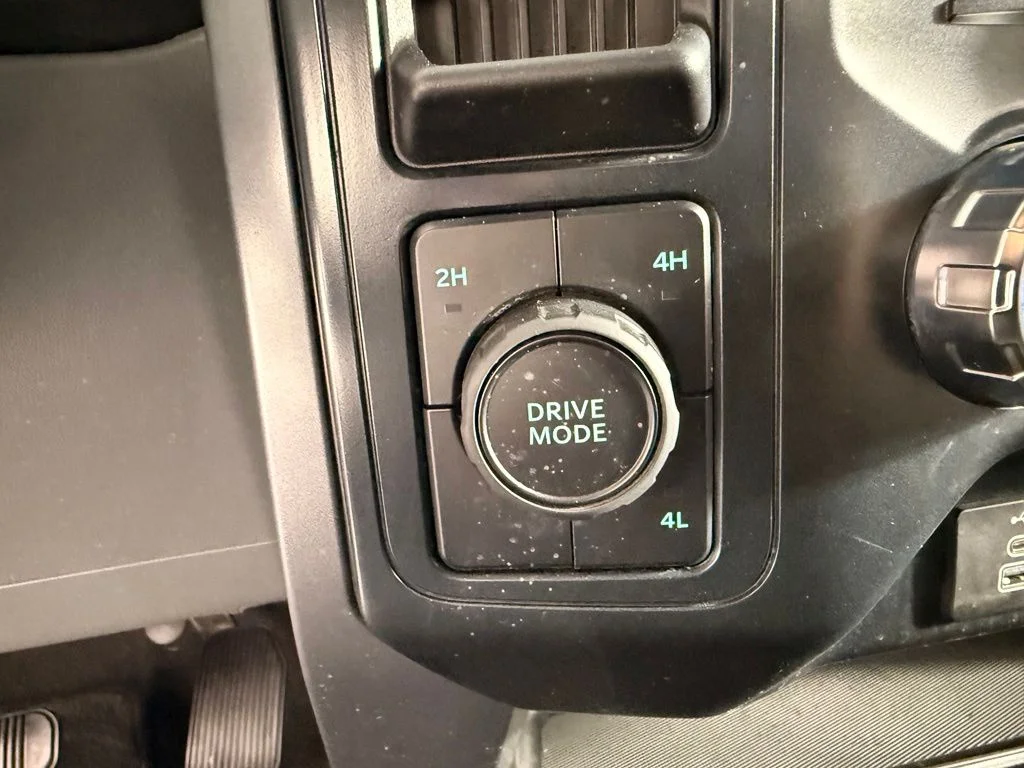 Used 2025 Silver Ford XLT image 4