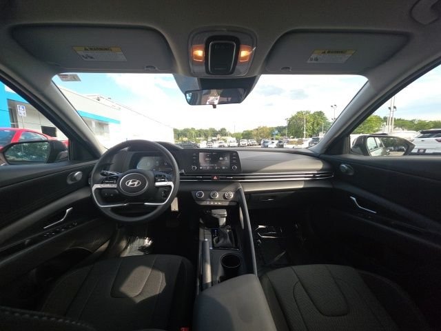 Used 2025 Gray Hyundai SE image 15