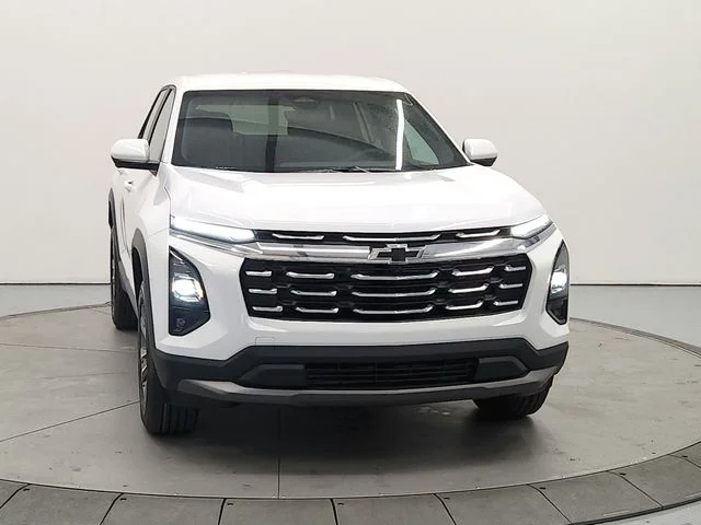 New 2027 White Chevrolet LT image 3