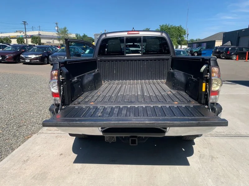 Used 2015 Gray Toyota Pickup 4D 6 ft image 37
