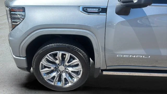 Used 2025 Sterling Metallic GMC Denali image 38