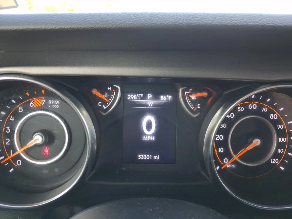 Used 2023 Black Jeep Sport S image 31