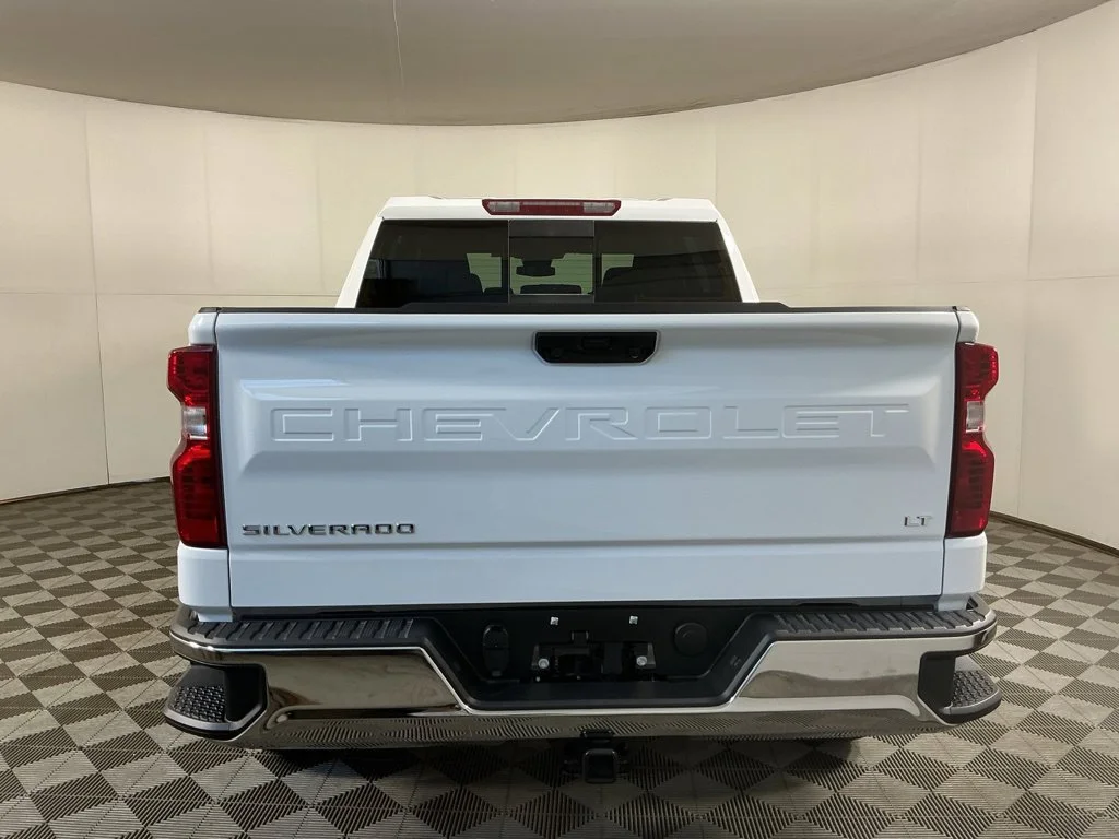 New 2026 Summit White Chevrolet LT image 7