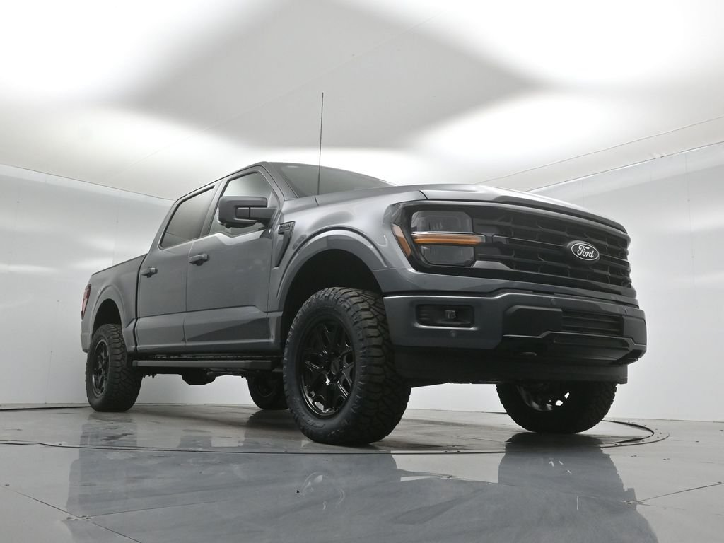 New 2026 Carbonized Gray Metallic Ford XLT image 45
