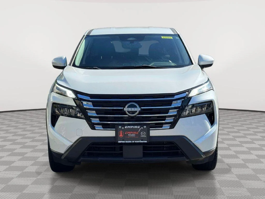 Used 2024 Nissan Rogue SV with VIN 5N1BT3BBXRC693571 for sale in Huntington Station, NY