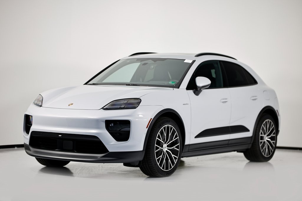 2025 Porsche Macan Base