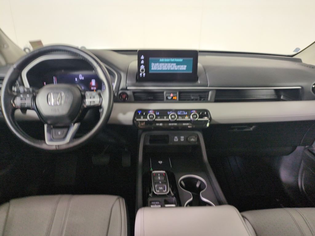2025 Honda Pilot Elite - Photo 16