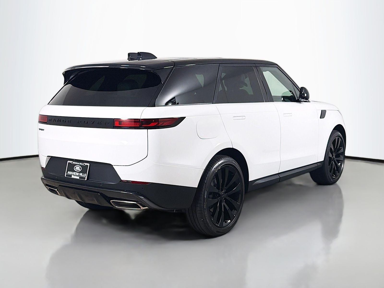 New 2026 Fuji White LAND ROVER SE image 5