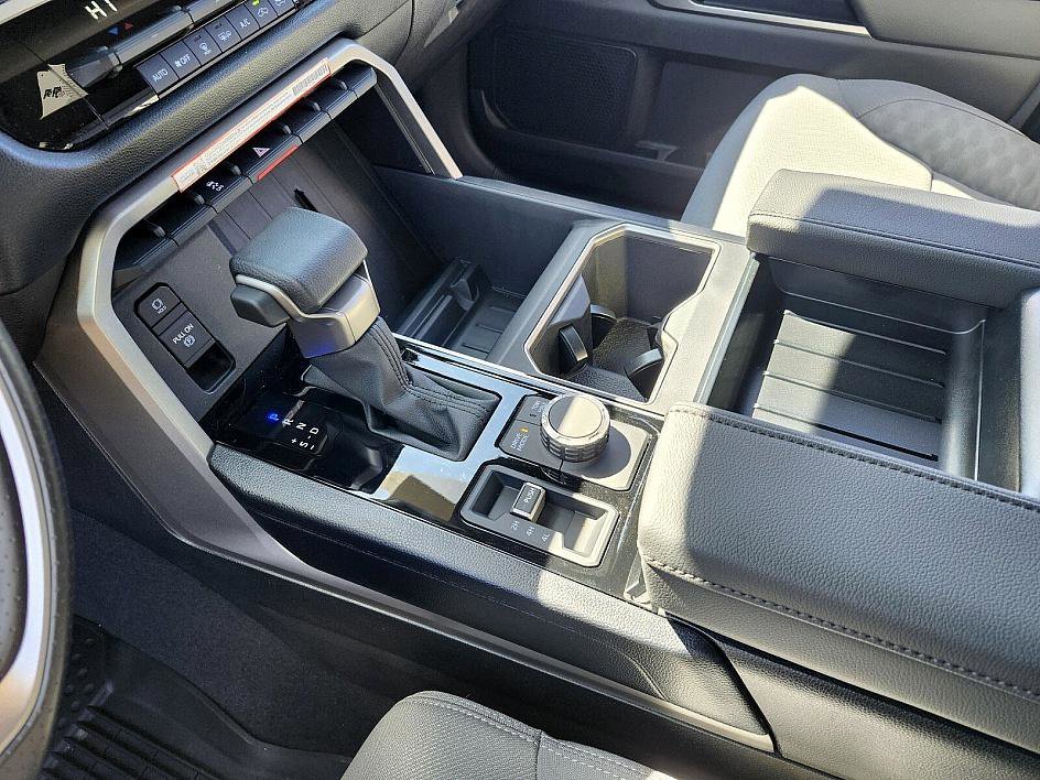 2025 Toyota Tundra SR5 - Photo 24