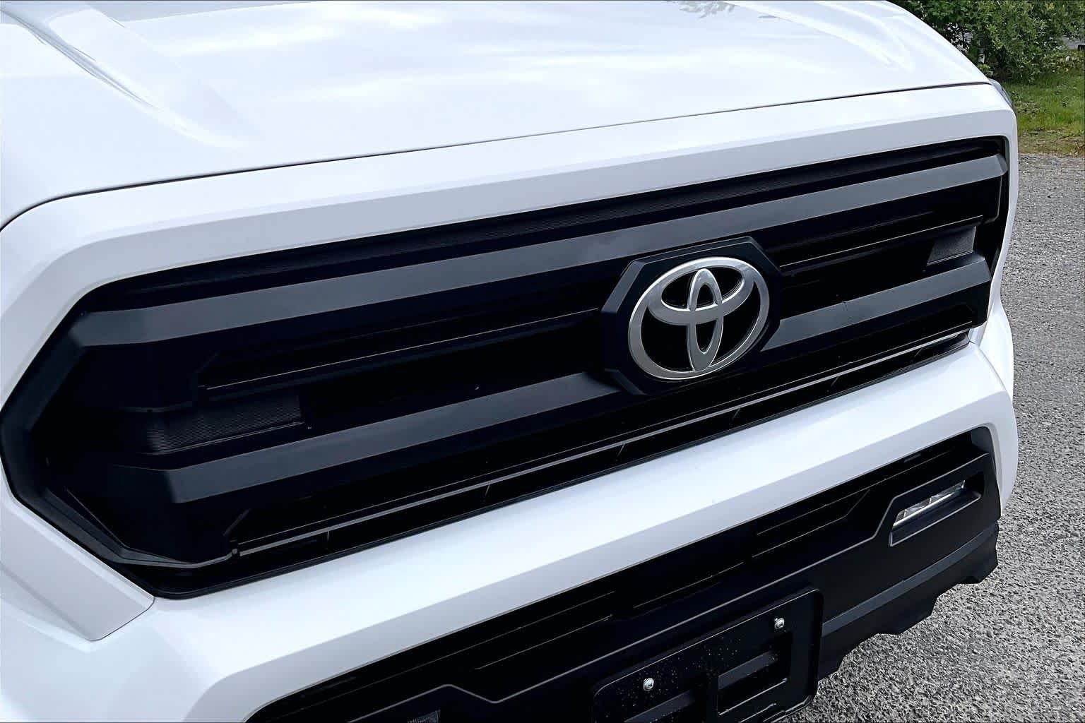 Certified Used 2025 Ice Cap Toyota SR5 image 28