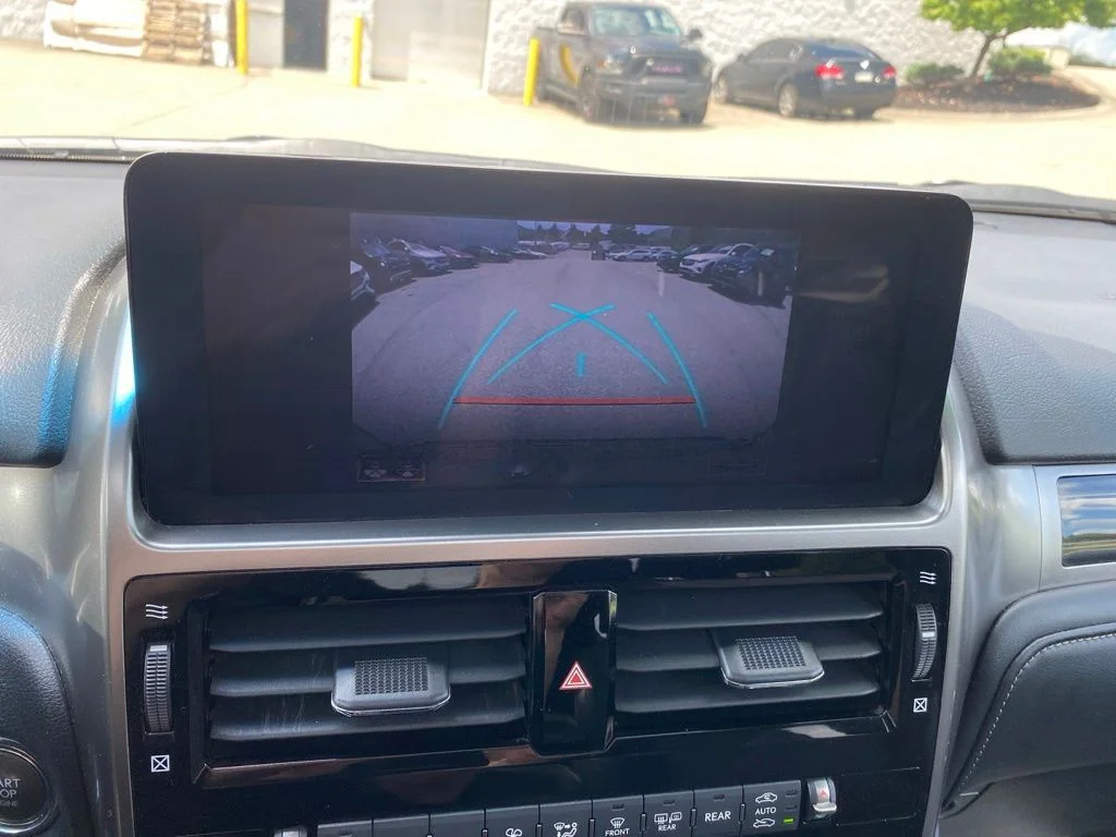 Used 2022 Black Lexus 460 image 22