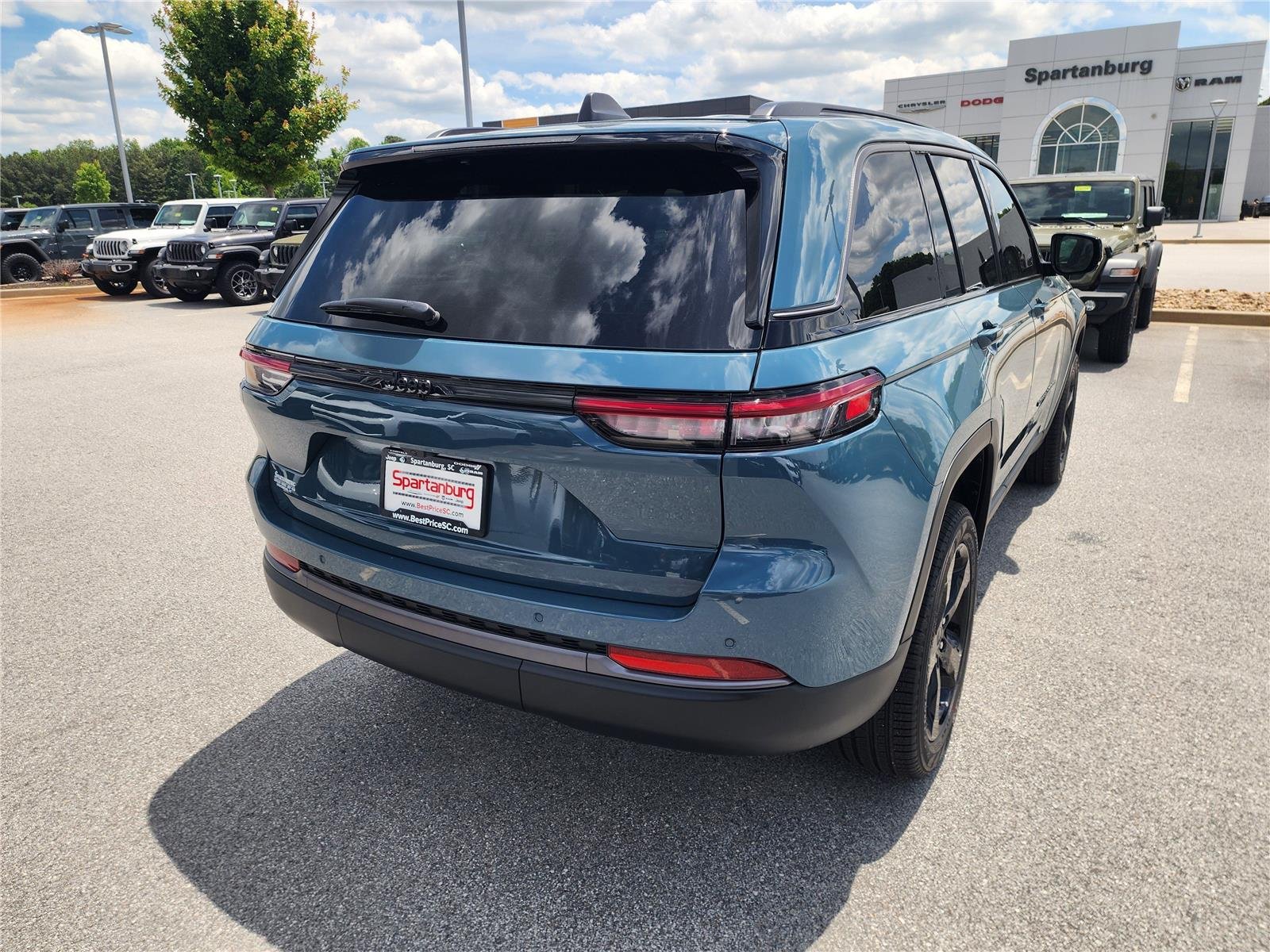 New 2026 Steel Blue Exterior Paint Jeep Limited image 6