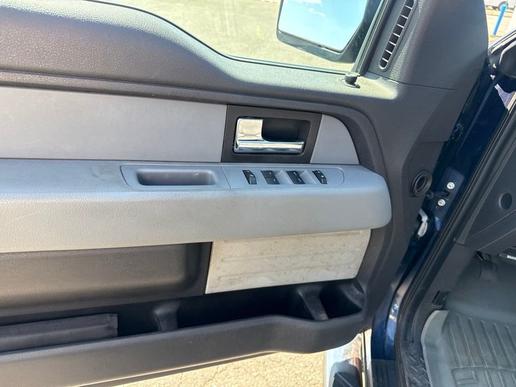 Used 2013 Blue Ford XLT image 25