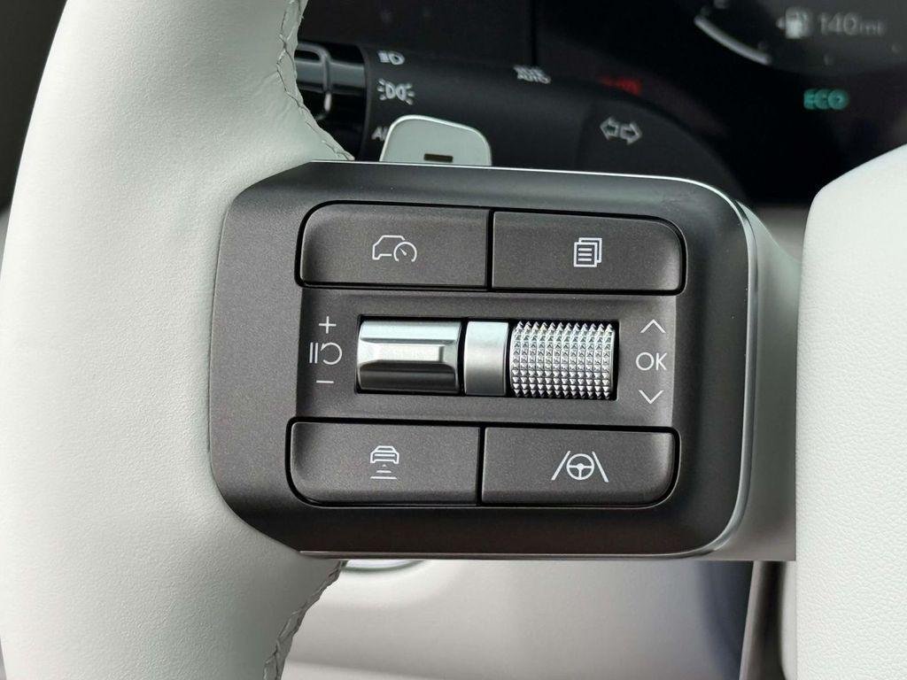 New 2026 Abyss Black Hyundai SEL 7P image 23