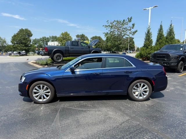 Used 2015 Blue Pearl Chrysler Limited image 2