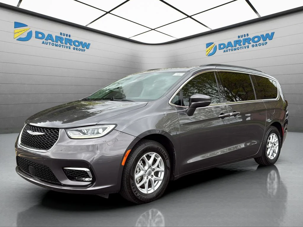 2022 Chrysler Pacifica Touring L's photo