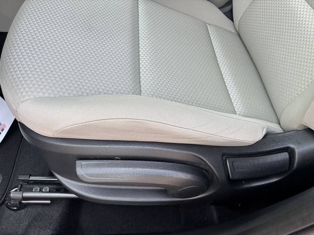 Used 2025 Red Kia LX image 11