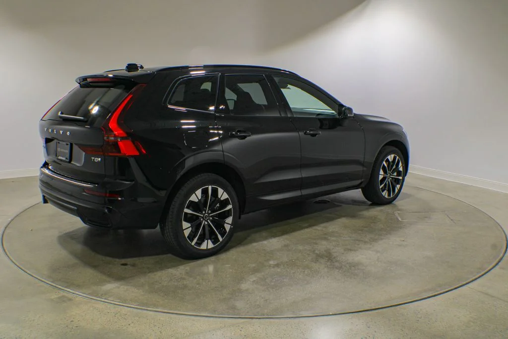 New 2026 Onyx Black Metallic Volvo T8 Plus image 5