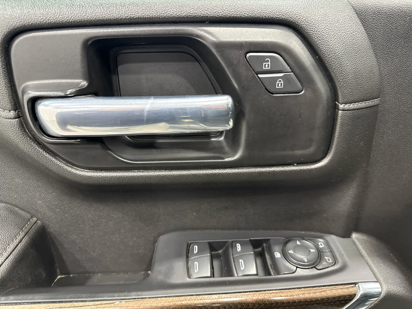 Used 2021 SATIN STEEL METALLIC Chevrolet LT Trail Boss image 16