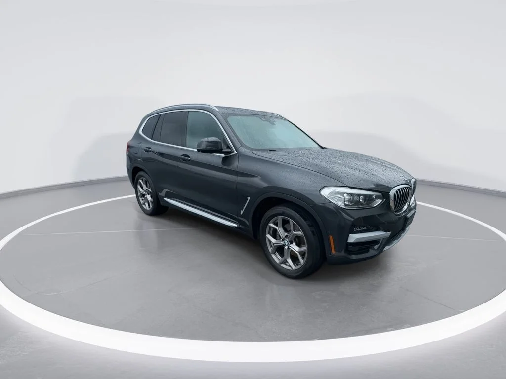 Used 2021 Gray BMW xDrive30i image 2