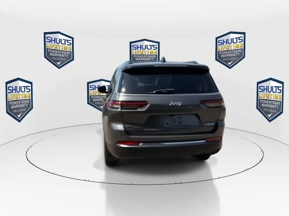 Used 2022 Baltic Gray Metallic Clearcoat Jeep Laredo image 7