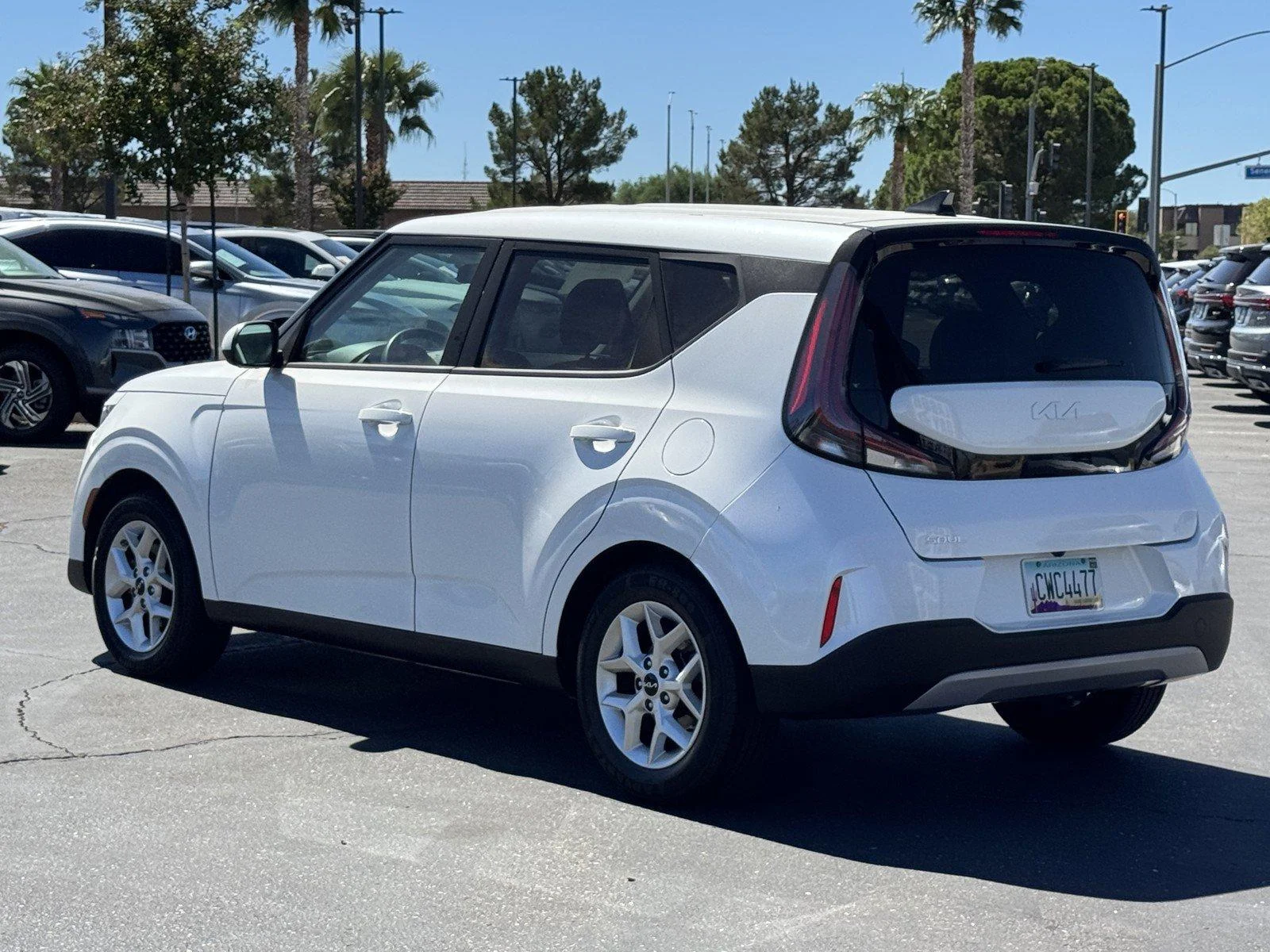 Used 2024 Snow White Pearl Kia LX image 4