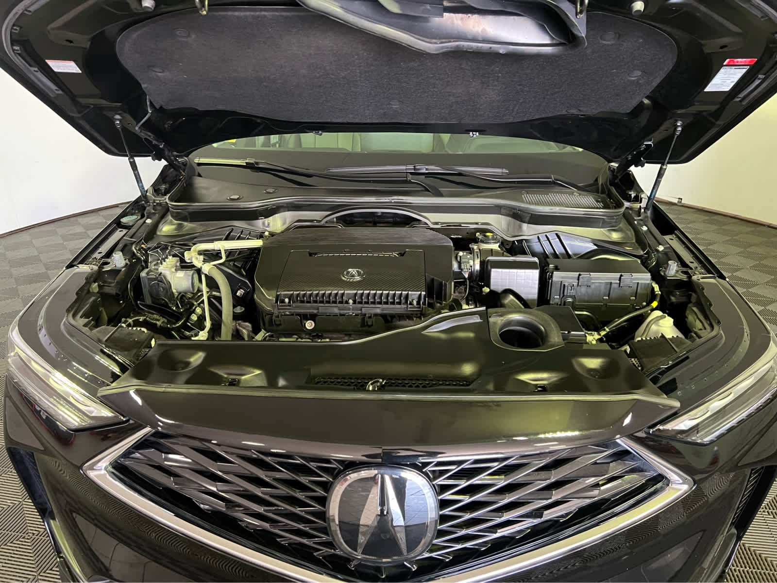 Certified Used 2025 Majestic Black Pearl Acura  image 34
