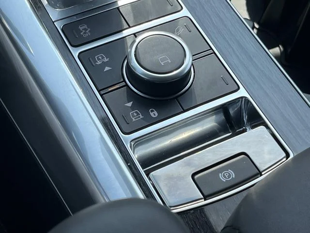 Used 2019 Black Land Rover HSE image 39