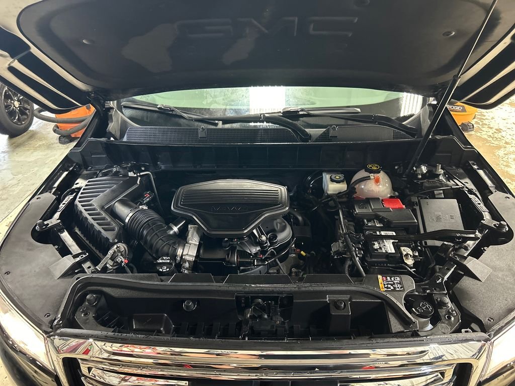 Used 2017 Black GMC SLE-2 image 10