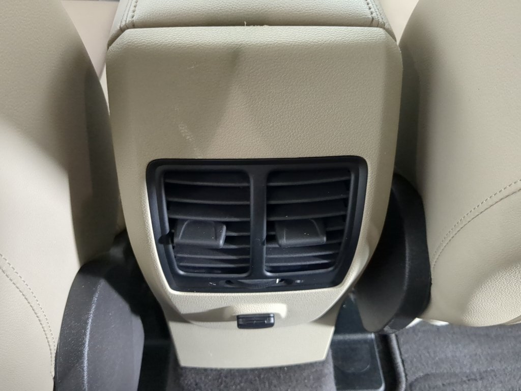 Used 2018 White Gold Metallic Ford SEL image 25